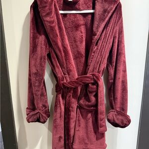 Rosé Plush Maroon Hooded Robe Medium